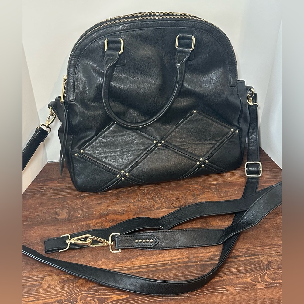 Steve Madden Black Quilted w Gold‎ Studs Crossbody Handbag Purse.